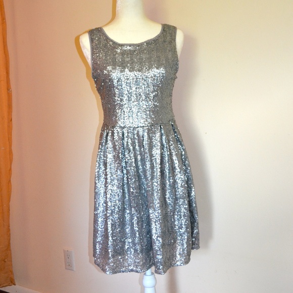 ISSI Dresses & Skirts - Silver Sequin Party Dress